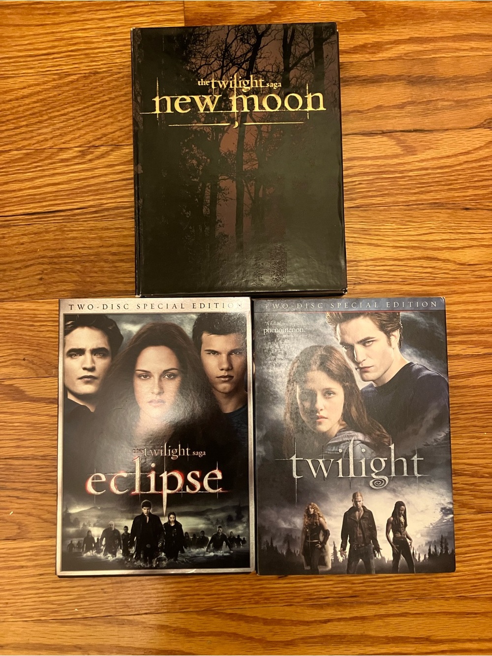 Twilight Saga DVD Collection - New Moon, Eclipse & Twilight (Black)